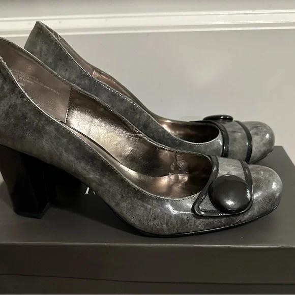 Michael “Pelton” Grey Pumps - Picture 2 of 6